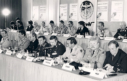 Bereits im April 1988 protestierte der DBwV auf einem ordentlichen Verbandstag in Bonn gegen die Sonderopfer für Soldaten.