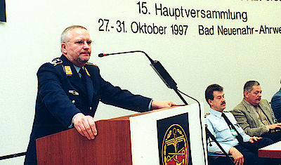 Oberst Bernhard Gertz bei seiner Rede.